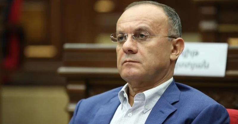 В Армении суд снял запрет на выезд с экс министра обороны Сейрана Оганяна