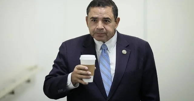 Tramp Azərbaycanla bağlı ittiham olunan konqresmeni əfv etdi