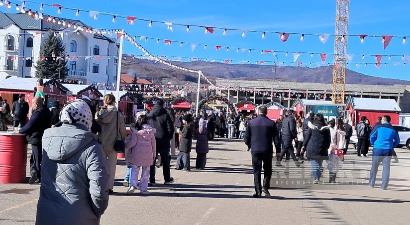 Ölkənin müxtəlif bölgələrindən insanlar Yeni il tətili üçün Xankəndiyə axın edib