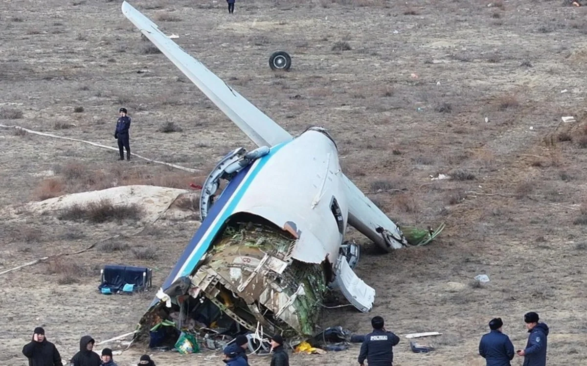 AZAL təyyarəsinin gövdəsinin içindən və xaricindən yeni görüntülər: Fotolar nəyi sübut edir?