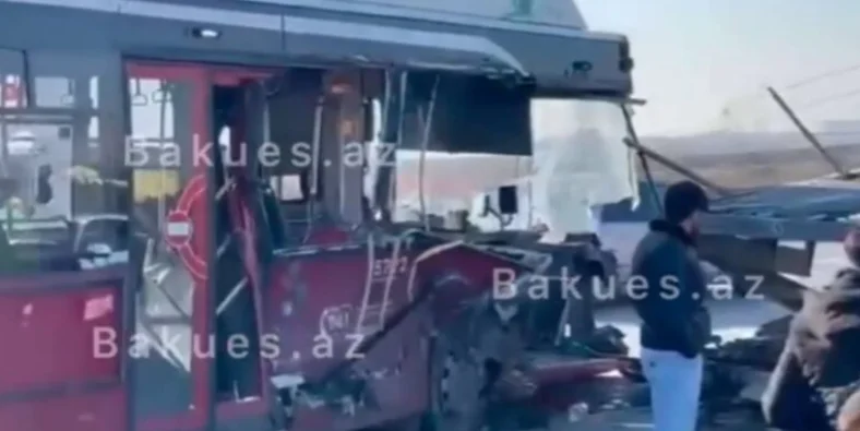 “Baku Bus”un avtobusu ağır qəza törətdi VİDEO