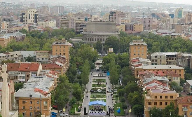 Ermənistan ən çox bu 3 ölkədən yardım alıb Adlar