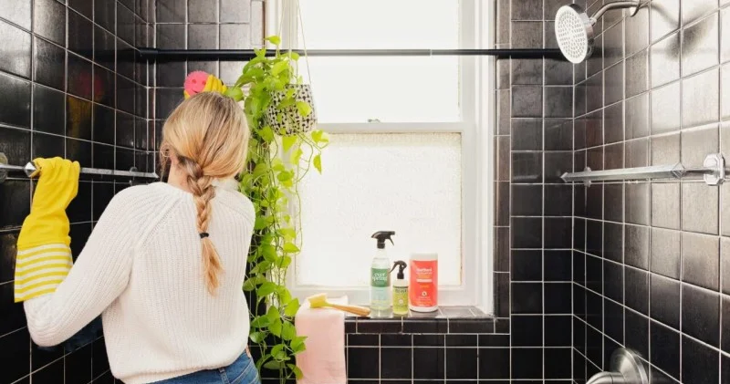 Yarım litr suya əlavə edin: İllərin kiri bir dəfəyə silinsin