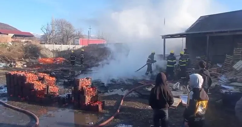 Zaqatalada xurma istehsalı sexi yandı FOTO