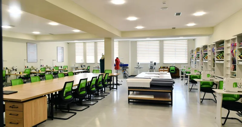 Görmə məhdudiyyətli şəxslər üçün yeni peşə kursuna başlanıb