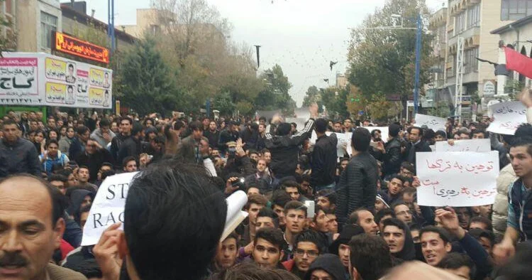 Tehranda etiraz: Bu il qan ilidir, Xameneyi devrilməlidir! Video