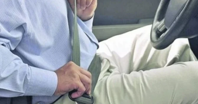 Yol polisi kəmərə görə sürücülərə 150 manat cərimə yazır Amma 50 yaza bilər