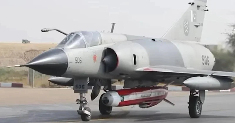 Pakistan ilk dəfə qanadlı raketini sınaqdan keçirdi VİDEO