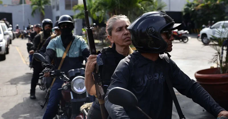 Сторонники Мадуро после похищения президента объектив