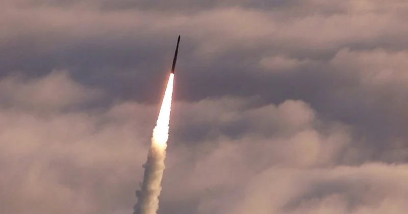 Şimali Koreya Yapon dənizinə iki ballistik raket atıb