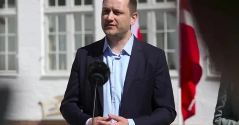 Nilsen: ABŞ rənglərində ada xəritəsi hörmətsizliyi göstərir