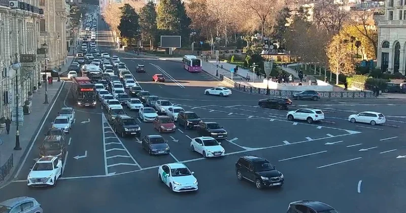 Bakıda bir sıra yollarda sıxlıq müşahidə olunur