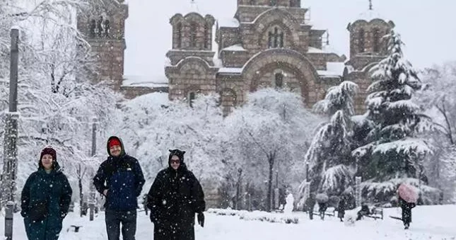 Sarayevo və Belqrad qara büründü FOTOLAR