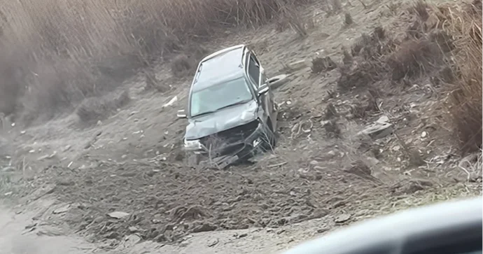 Zabratda avtomobil dərəyə aşdı VİDEO