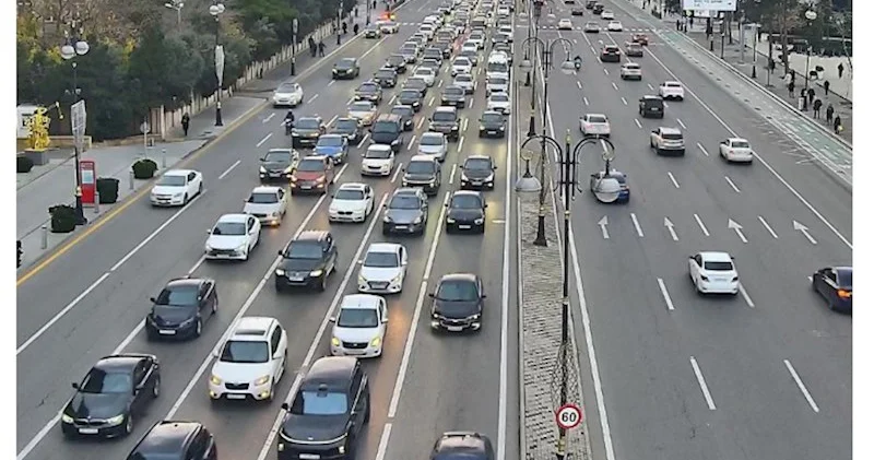 Bakıda sıxlıq müşahidə olunan yollar açıqlanıb