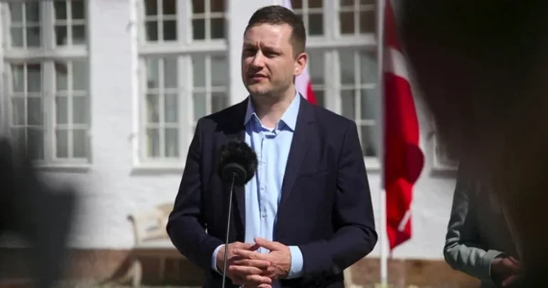 Премьер Гренландии Нильсен: Карта острова в цветах США говорит о неуважении