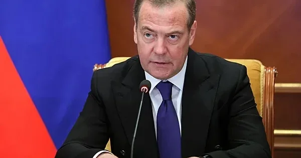 Медведев назвал ядерное оружие лучшей гарантией безопасности государства