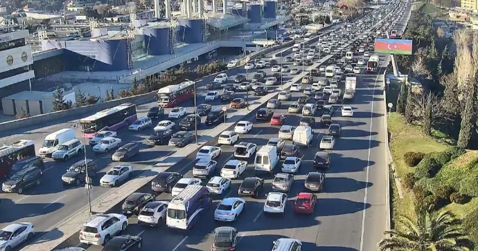 Bakının bir sıra yollarında nəqliyyatın sıxlığı yaranıb FOTOLAR