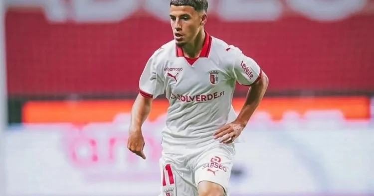 Milan 3 fərqli millidə oynamış futbolçu ilə maraqlanır