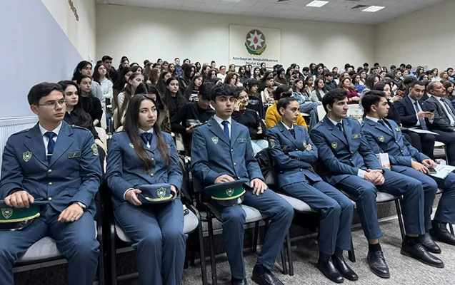 Akademiyanın tələbələri iki aydır təqaüd ala bilmir DGK isə araşdıracağını deyir