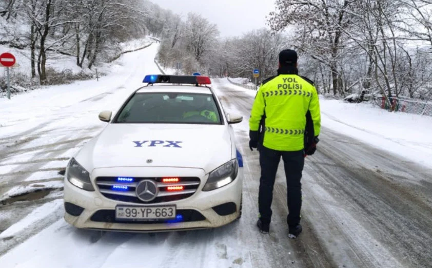 Qarlı hava ilə bağlı sürücülərə müraciət edildi