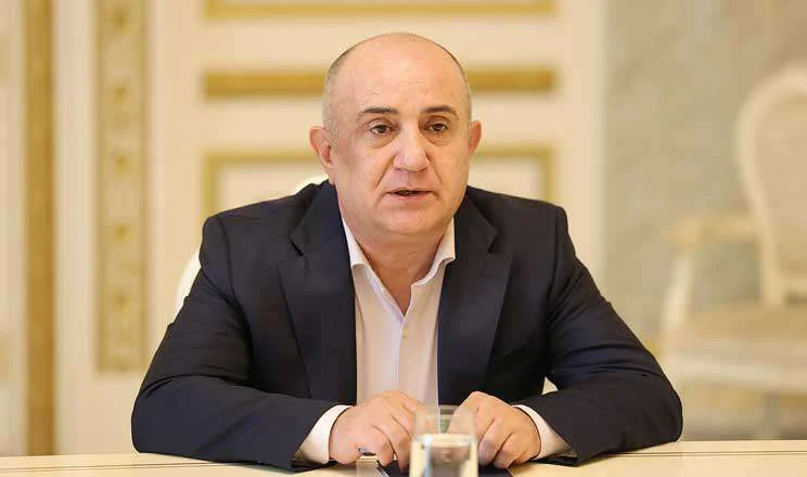 Samvel Babayan seçkilərə belə hazırlaşır