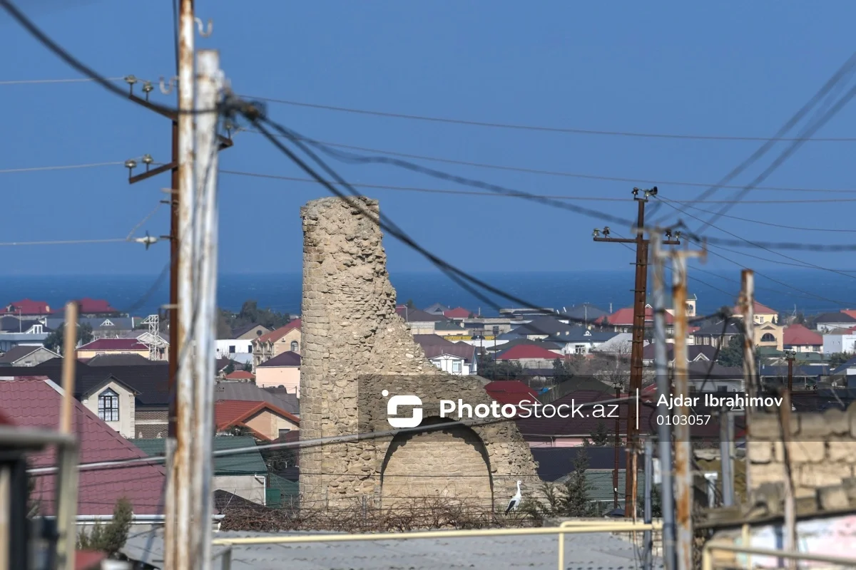 Bakıda yeddi əsrdən çox yaşı olan, zəlzələ zamanı dağılan qaladan FOTOREPORTAJ