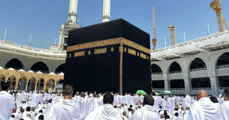 “Epşteyn faylları” müsəlmanları hiddətləndirdi İnsan alverçisi Kəbə fraqmentlərini necə ələ keçirdi? FOTO