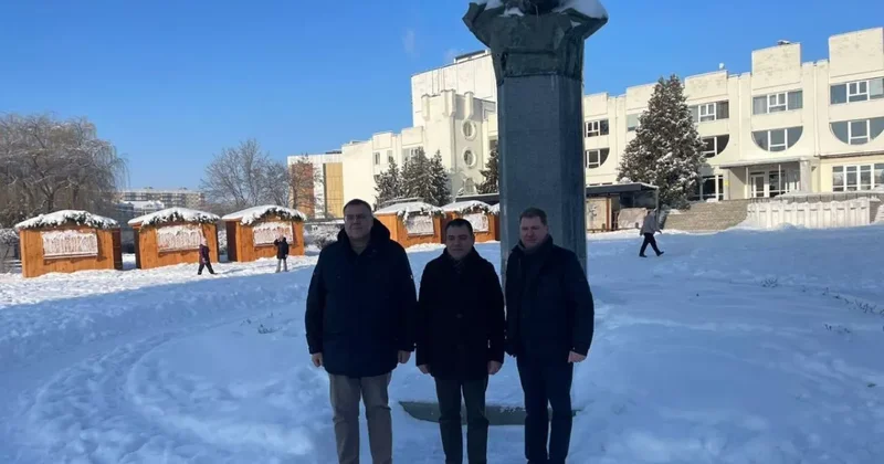 Посол Азербайджана и замминистра Украины обсудили восстановление киевского региона