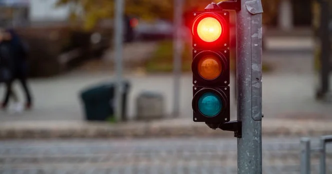 Bakıda işıqforlar sıradan çıxıb: Sürücülər çaş baş düşüb