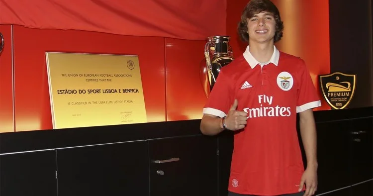 Benfika nın yetirməsi olan və Premyer Liqamızda çıxış edəcək forvarda baxın VİDEO