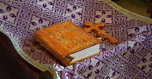 Keşiş söyüş söyməyi “cəhənnəm lüğəti və itlərin dili” adlandırıb...