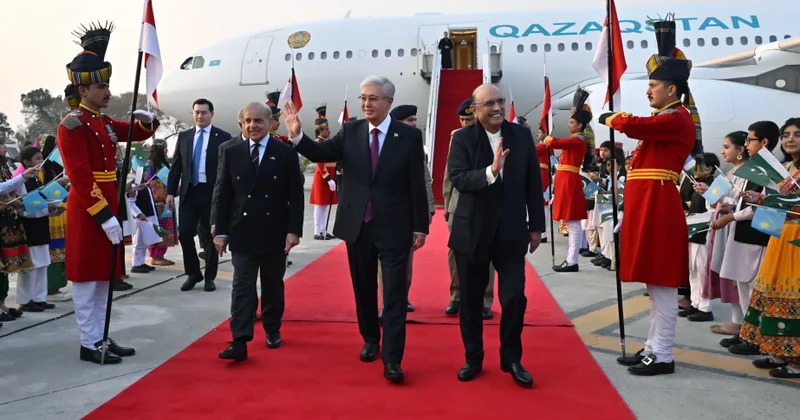 Pakistan ilə Qazaxıstan arasında 30 dan çox sənəd imzalanıb