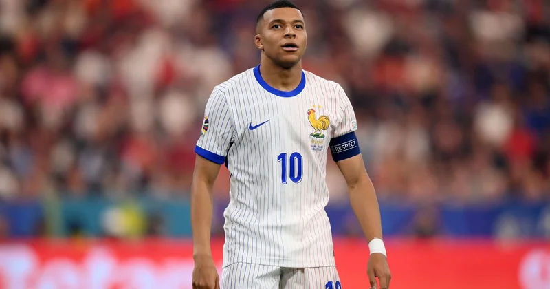 Deşam: “Mbappe matçda 11 km qaçmayacaq, amma onun başqa keyfiyyətləri var”