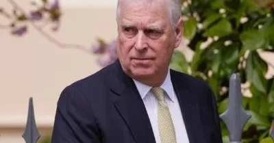 Britaniya kralı Epşteyn işinə görə qardaşını saraydan qovdu