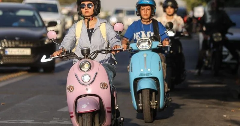 Иранским женщинам официально разрешили ездить на мотоциклах Minval Politika