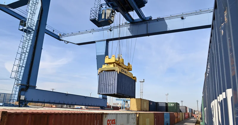 На всех парах : куда ведут дороги Казахстана Minval Politika