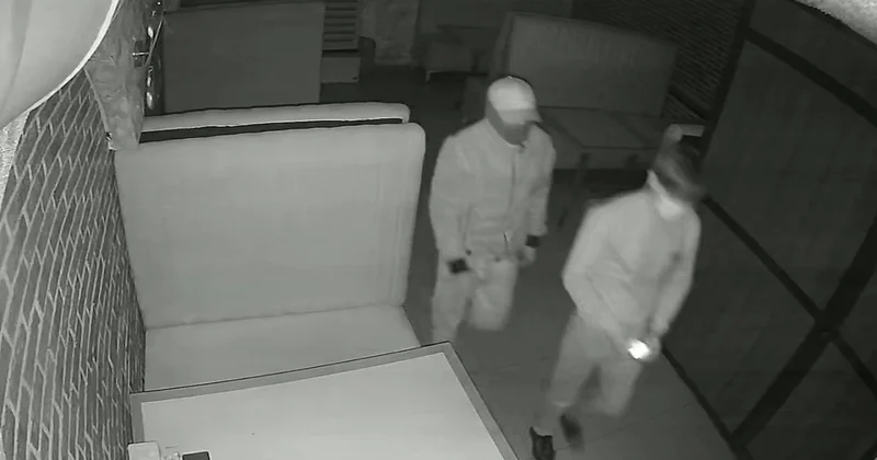 Bakıda kafedən oğurluq edənlər kameraya düşdü ANBAAN VİDEO