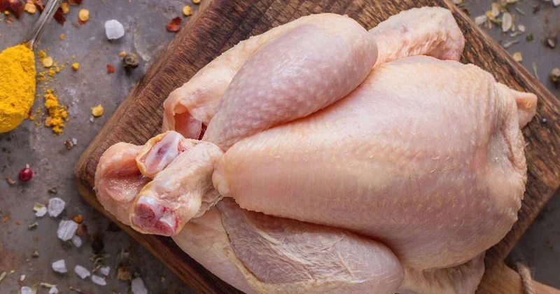 Toyuğun həmin hissələrini yemək olmaz Kəsib atın