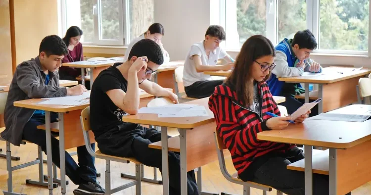 Buraxılış imtahanında Azərbaycan dili fənninə esse əlavə oluna bilər? AÇIQLAMA