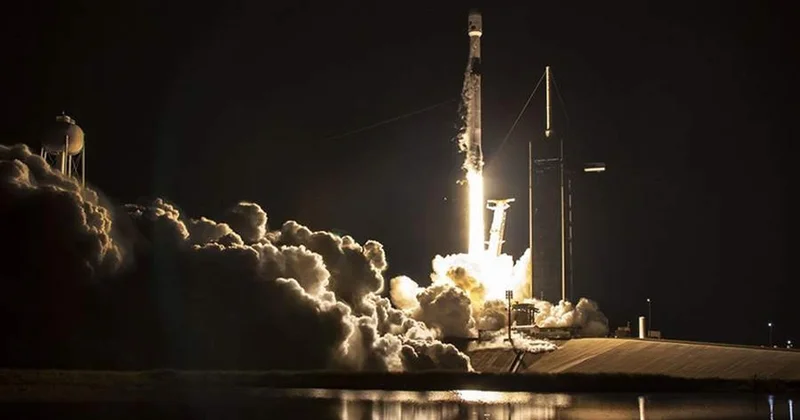 SpaceX приостановила полеты Falcon 9 из за сбоя