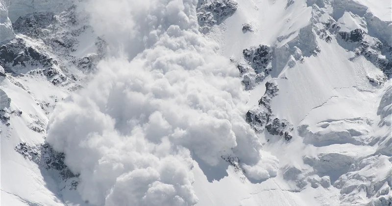Uçqun təhlükəsi elan olundu FOTO