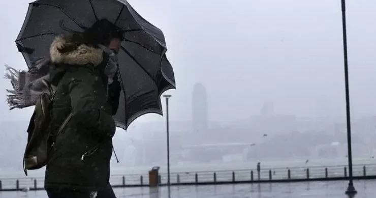 В Баку есть первый пострадавший от сильного ветра