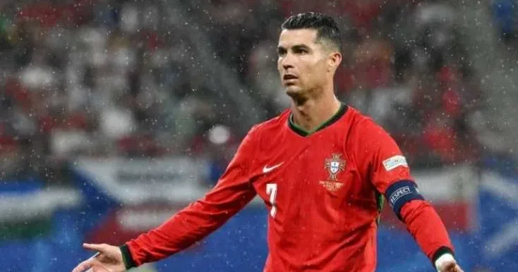 Ronaldonu ələ saldılar FOTO