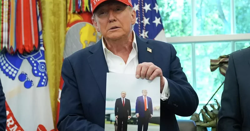 “Ağ Evdə Putinlə Trampın fotosu Polşanı qorxuya salıb“ “Interia“ (Polşa)