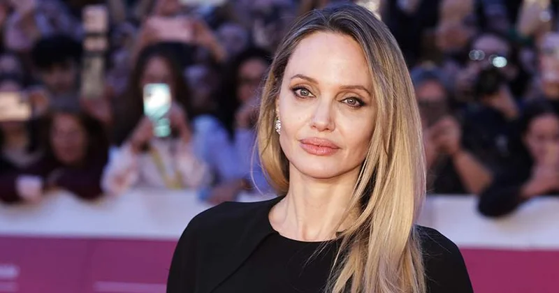 Ancelina Colinin adı Epşteynlə hallandı İki dəfə çağırıbmış