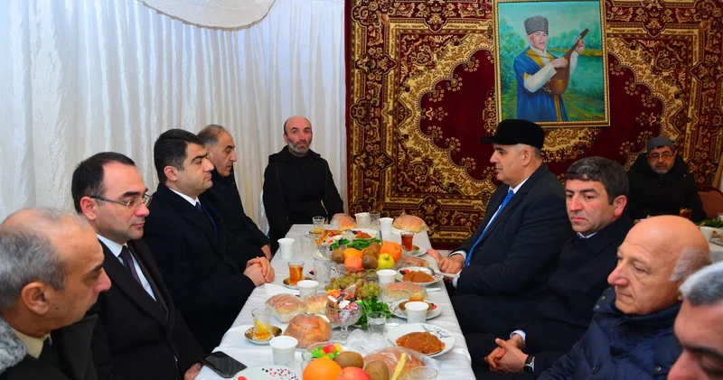 Seymur Orucov şəhid atasının yas mərasimində iştirak etdi FOTOLAR