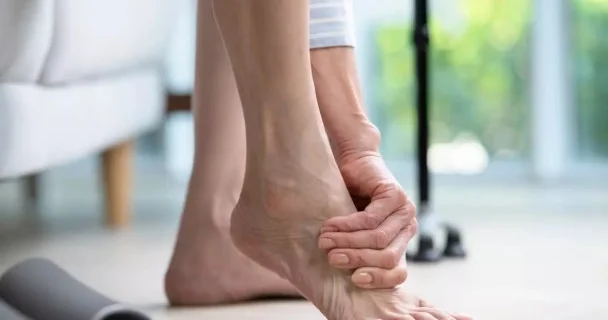 Ayaqlarda keyimə niyə yaranır?