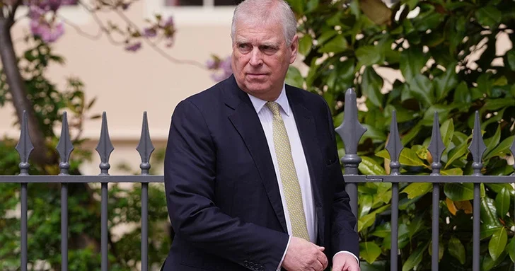 Лишенный титулов брат короля Британии съехал из Виндзорского замка