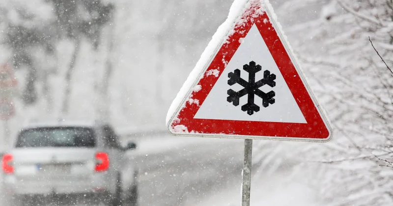 Бакинцев предупреждают о снеге и гололеде